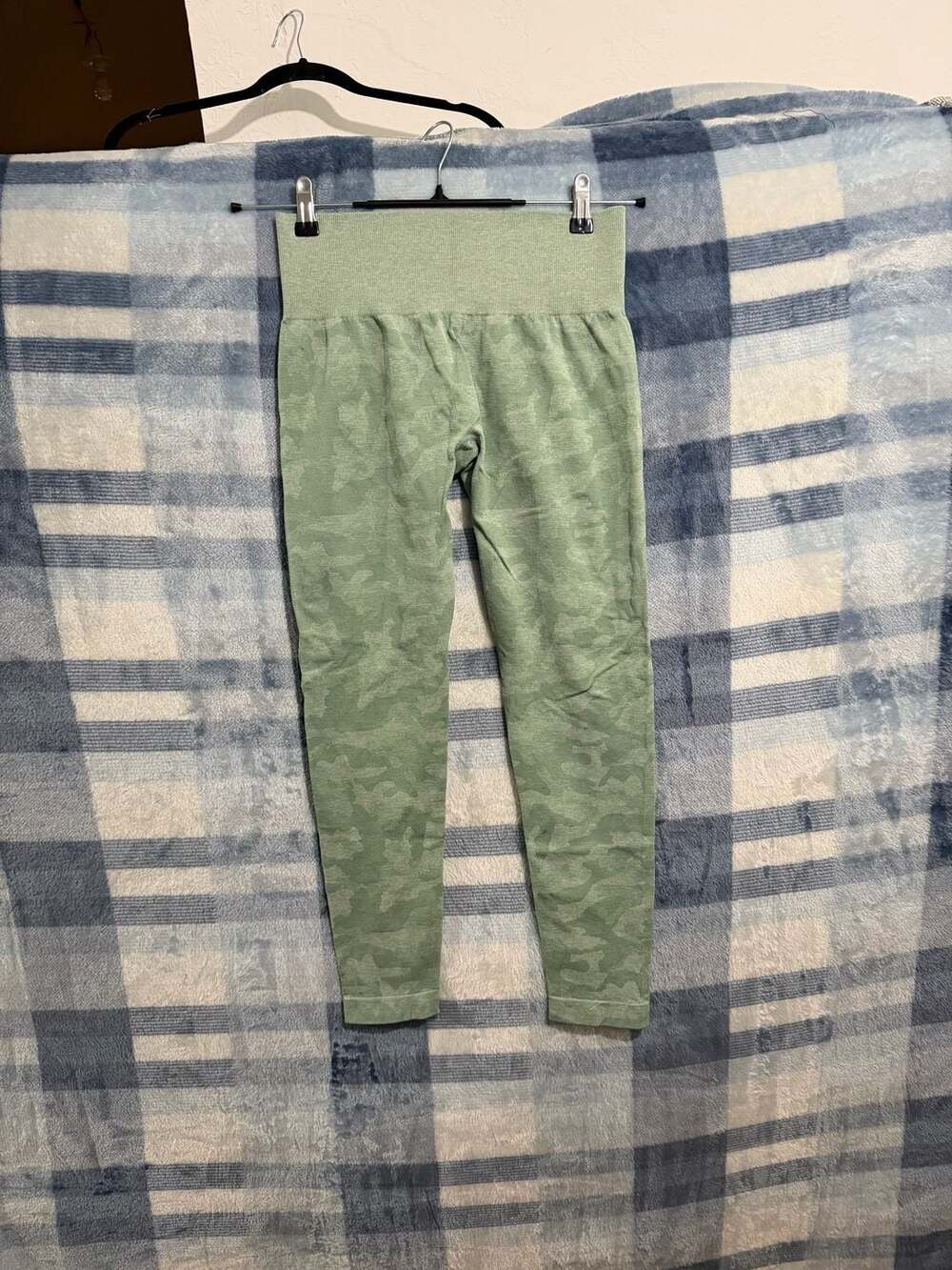 NVGTN Seamless Camo Leggings Green Size L